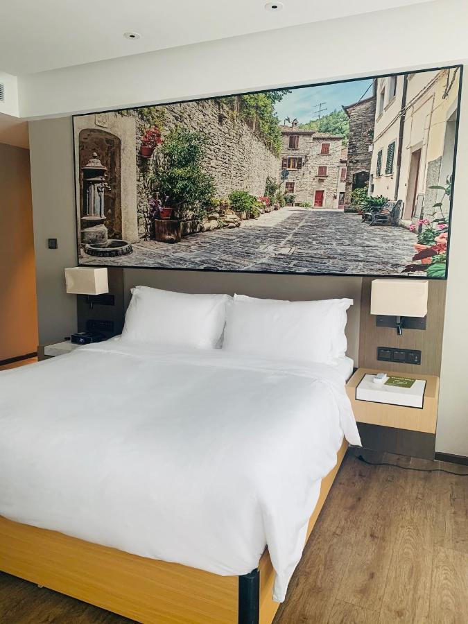 Mercure Shanghai Hongqiao Railway Station Экстерьер фото