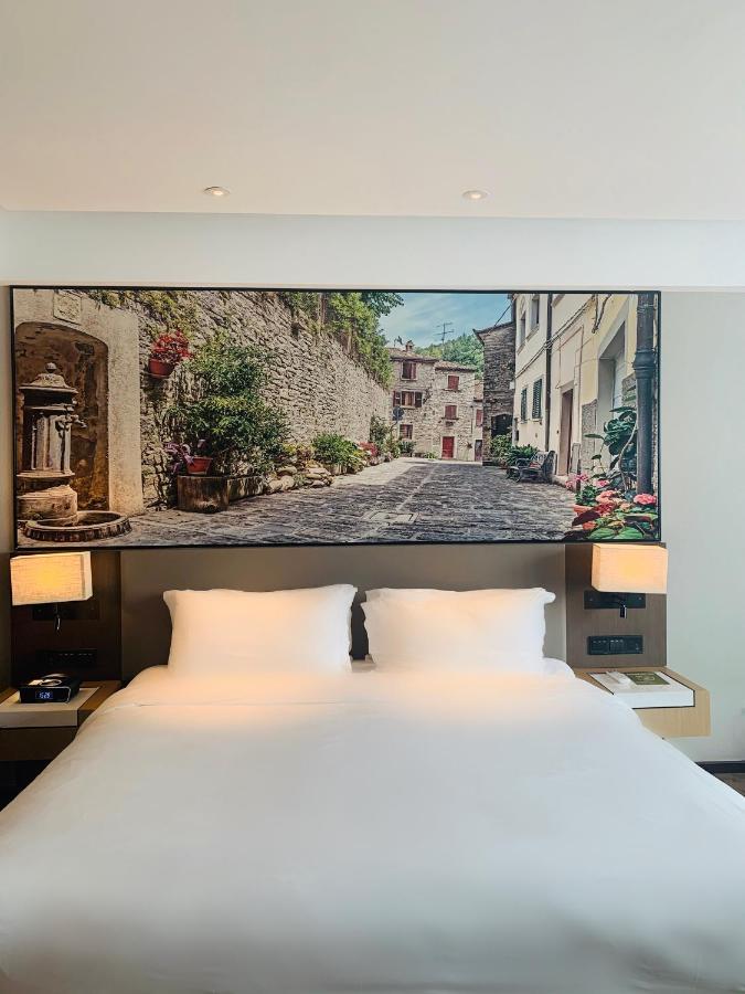 Mercure Shanghai Hongqiao Railway Station Экстерьер фото