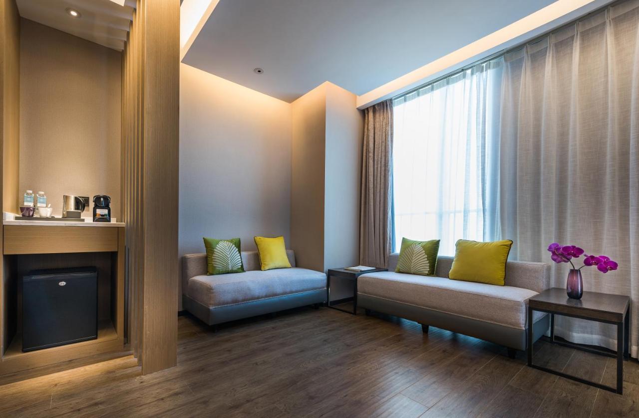 Mercure Shanghai Hongqiao Railway Station Экстерьер фото